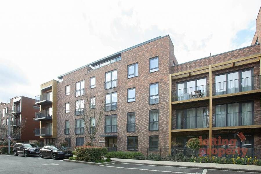 1 bed flat to rent in Clement Court, Stanmore HA7, £1,525 pcm Zoopla