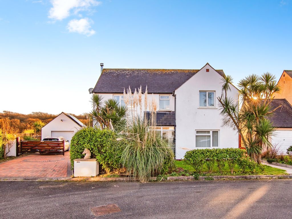 3 bed detached house for sale in West Bay Close, Angle, Pembroke