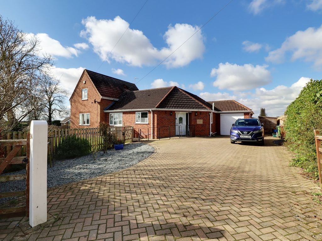 4 bed detached house for sale in Station Road, Owston Ferry, Doncaster