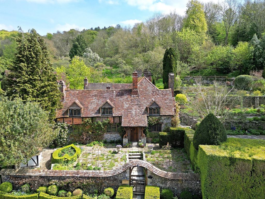 4 bed detached house for sale in Boss Lane, Hughenden Valley HP14, £