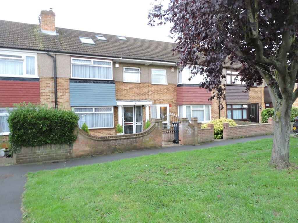 4 bed terraced house for sale in Central Avenue, Waltham Cross EN8, £