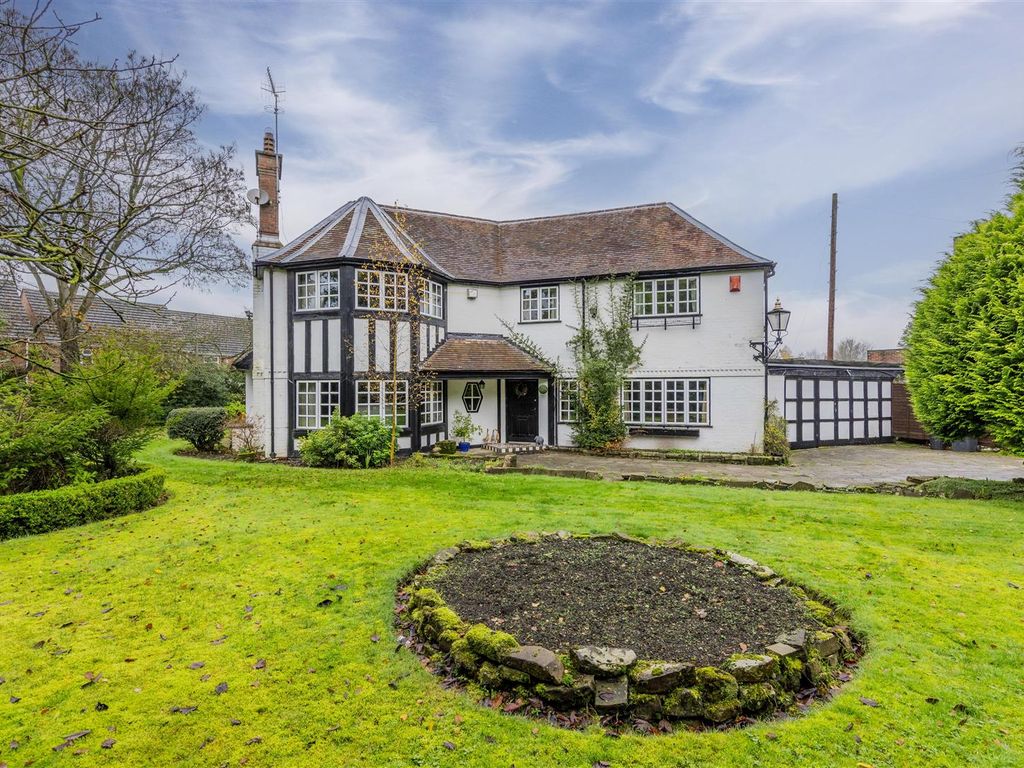 4 bed detached house for sale in Buxton Road, Leek, Staffordshire ST13