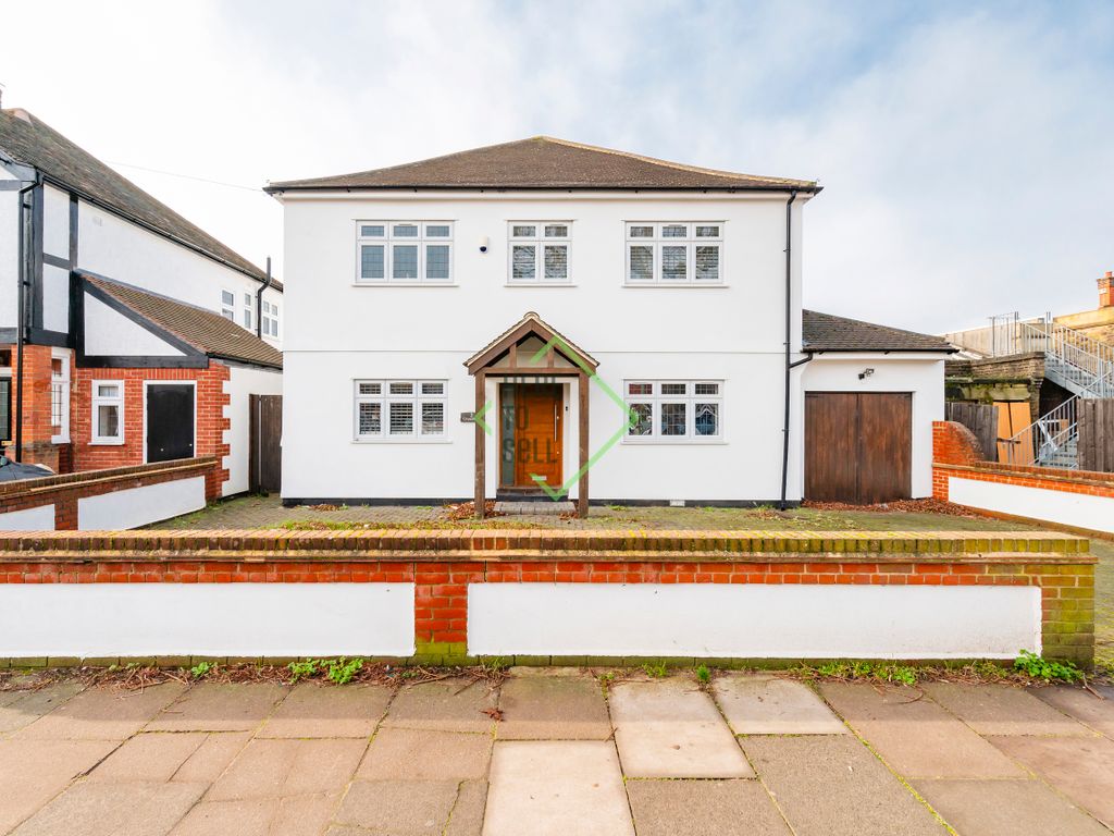 4 bed detached house for sale in Crossways, Gidea Park, Essex RM2, £