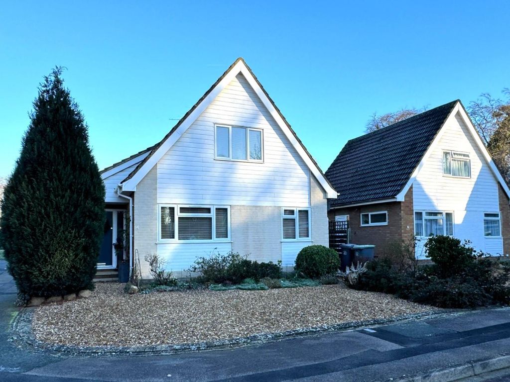3 bed detached bungalow for sale in Judith Gardens, Potton, Sandy SG19
