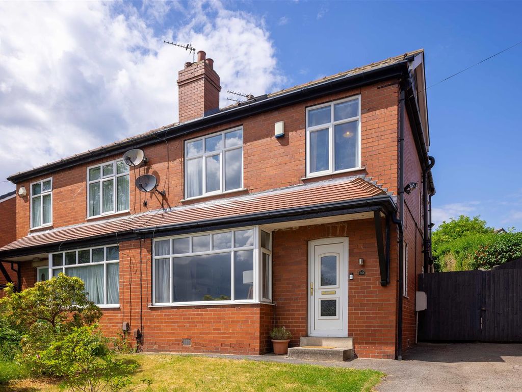 4 bed semidetached house for sale in Stainburn Crescent, Moortown