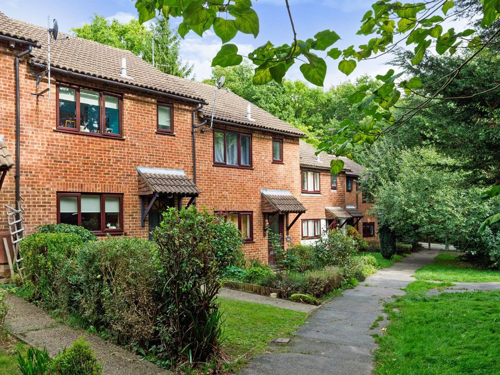 3 bed terraced house for sale in Hilders Farm Close, Crowborough TN6