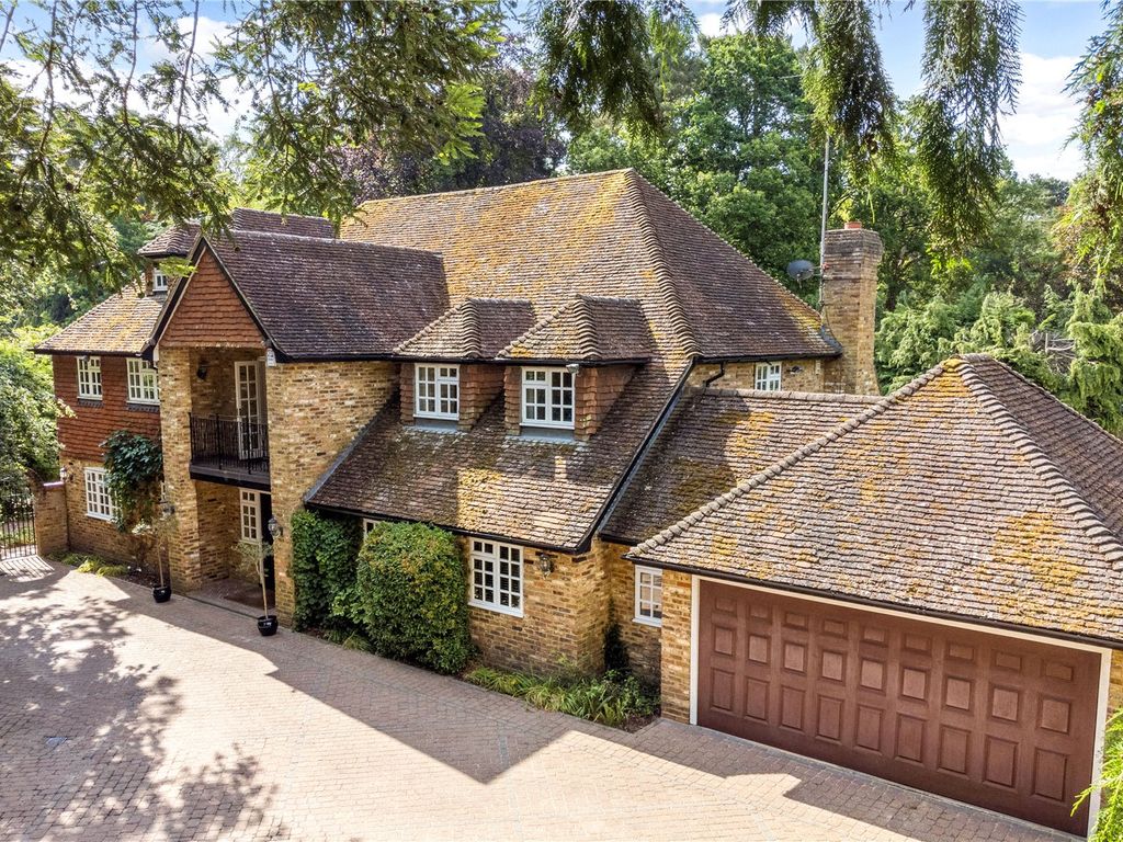 5 bed detached house for sale in Elvetham Road, Fleet GU51 Zoopla