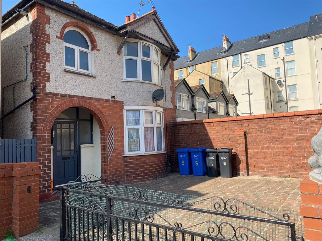 1 bed flat to rent in Aquarium Crescent, Rhyl LL18 Zoopla