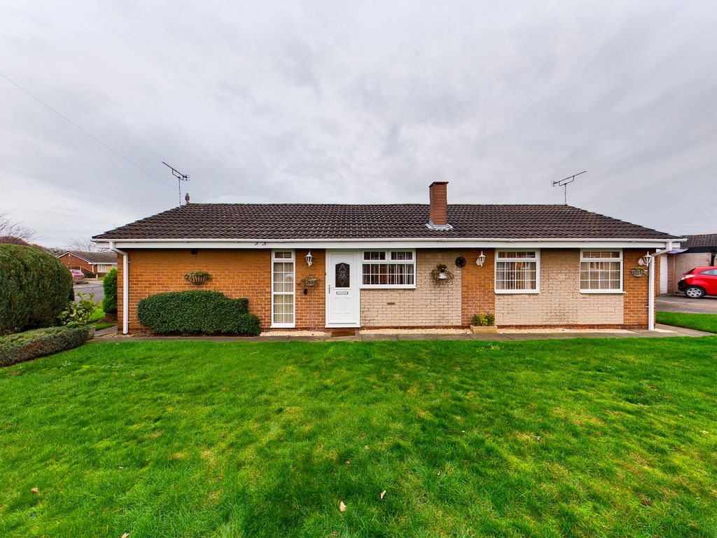 3 bed bungalow for sale in Elizabeth Avenue, Kirk Sandall, Doncaster
