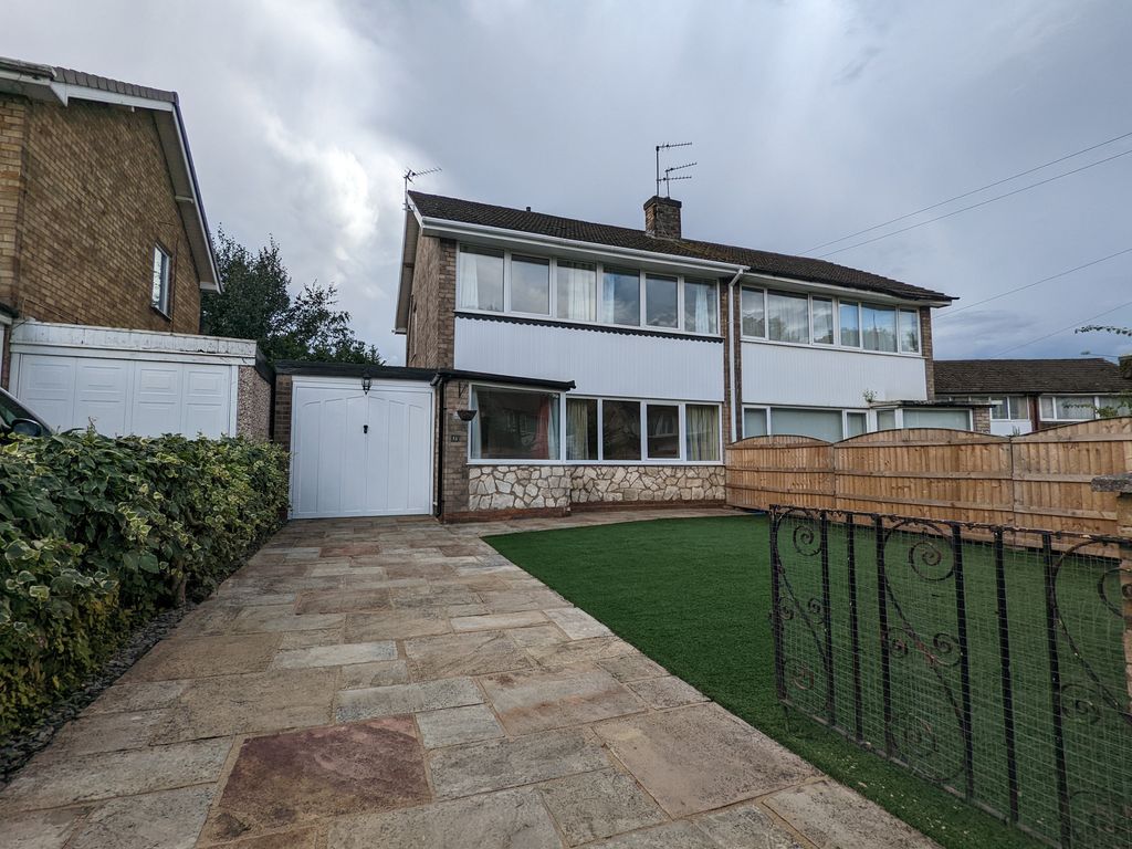 3 bed property to rent in Marquis Gardens, Barnby Dun, Doncaster DN3