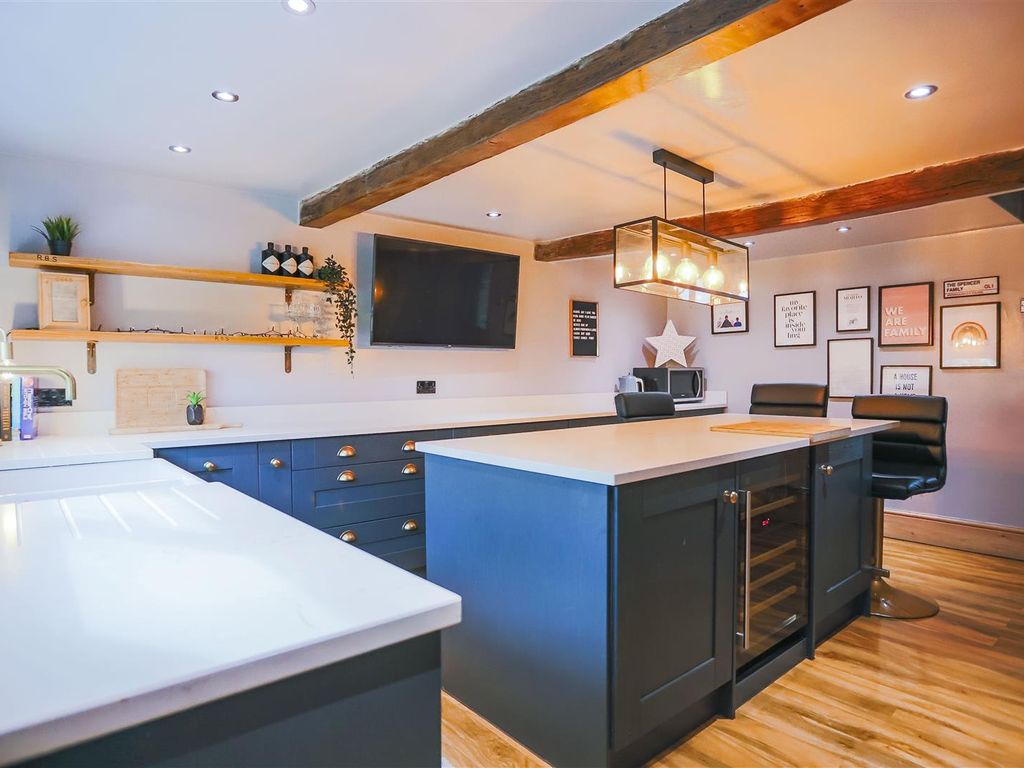 4 bed semidetached house for sale in Chadderton Heights, Chadderton