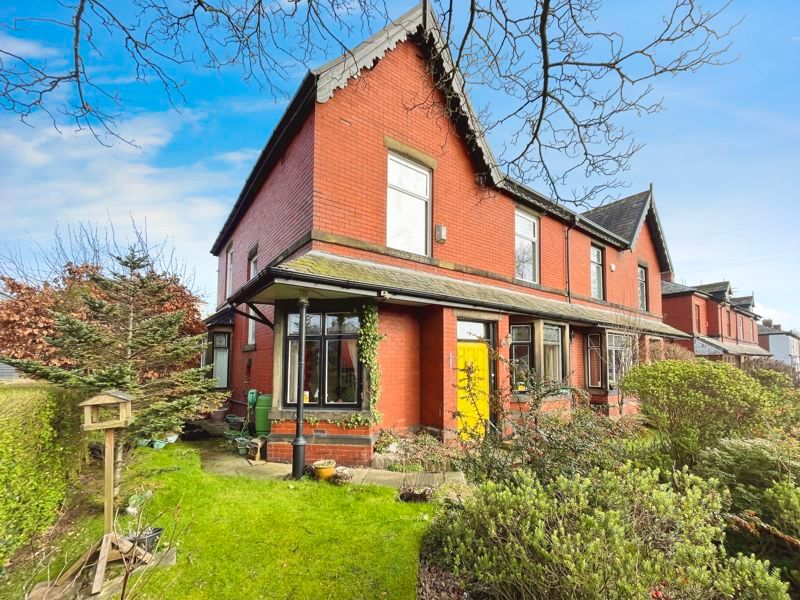 4 bed semidetached house for sale in Ainsworth Road, Bury BL8, £