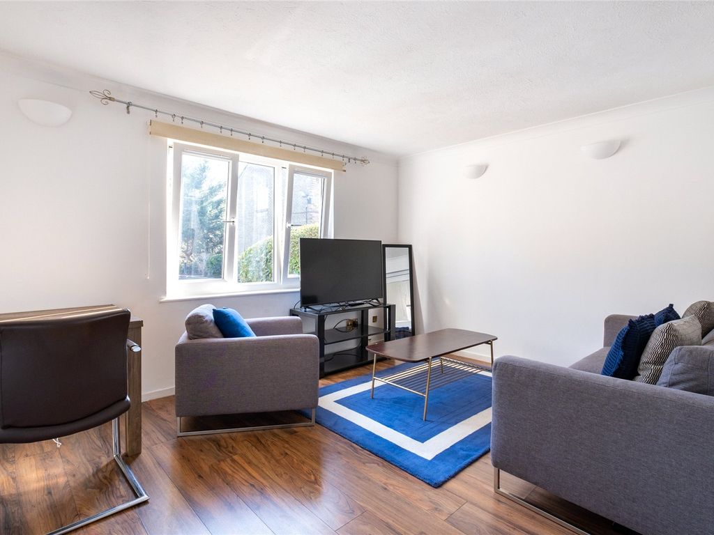 1 bed flat to rent in Milford Mews, Streatham, Lambeth, London SW16, £