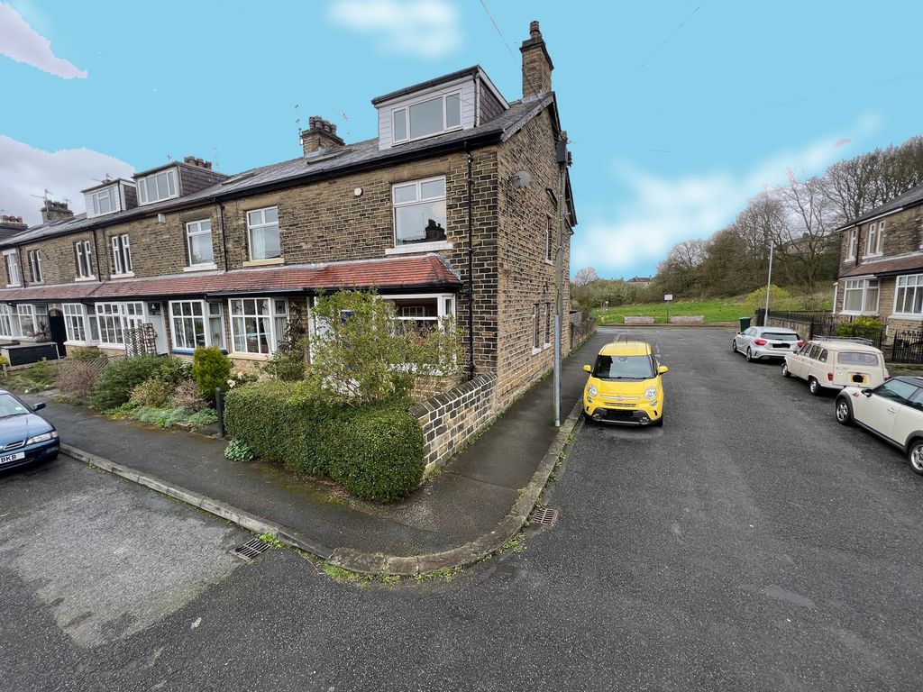 4 bed end terrace house for sale in Marlborough Road, Shipley, West