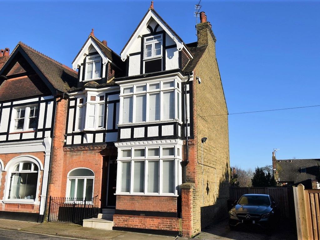 Roebuck Road, Rochester ME1  