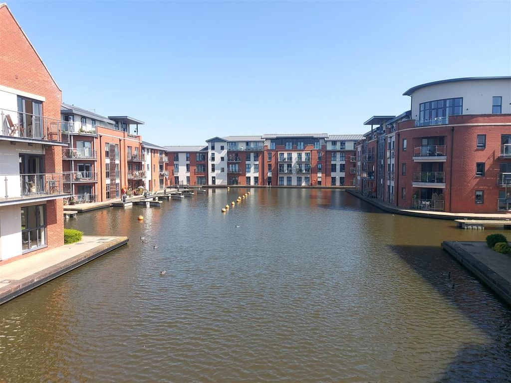 2 bed flat for sale in Larch Way, StourportOnSevern DY13 Zoopla