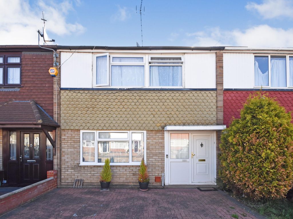 3 bed terraced house for sale in Great Knightleys, Basildon, Essex SS15