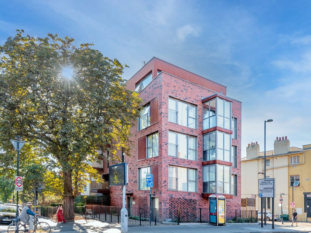 2 bed flat to rent in Lewin Road, London SW16 Zoopla