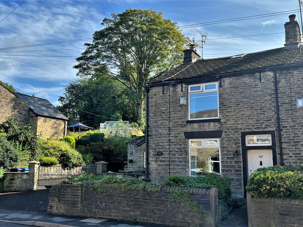 3 bed end terrace house for sale in Lower Fold, Marple Bridge