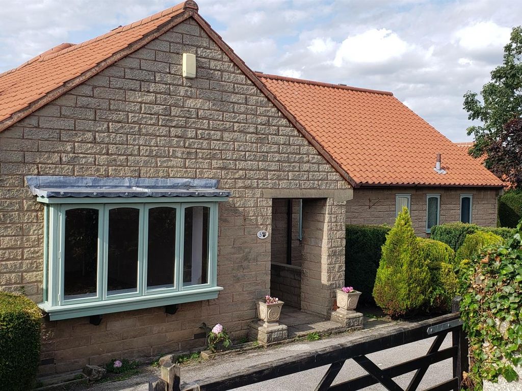 3 bed detached bungalow for sale in Granary Court, CarltonInLindrick