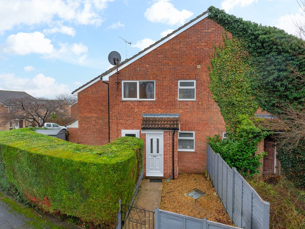 1 bed terraced house to rent in Sherbourne Drive, Maidstone ME16, £950