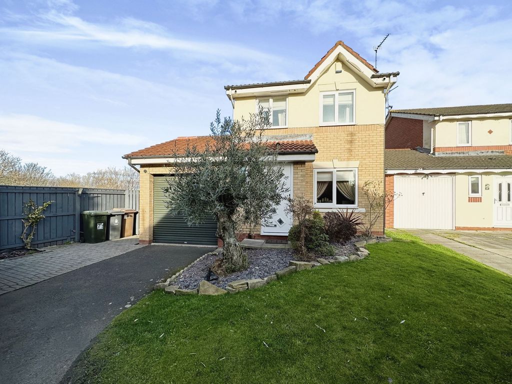 3 bed detached house for sale in Westfield Park, Wallsend NE28 Zoopla