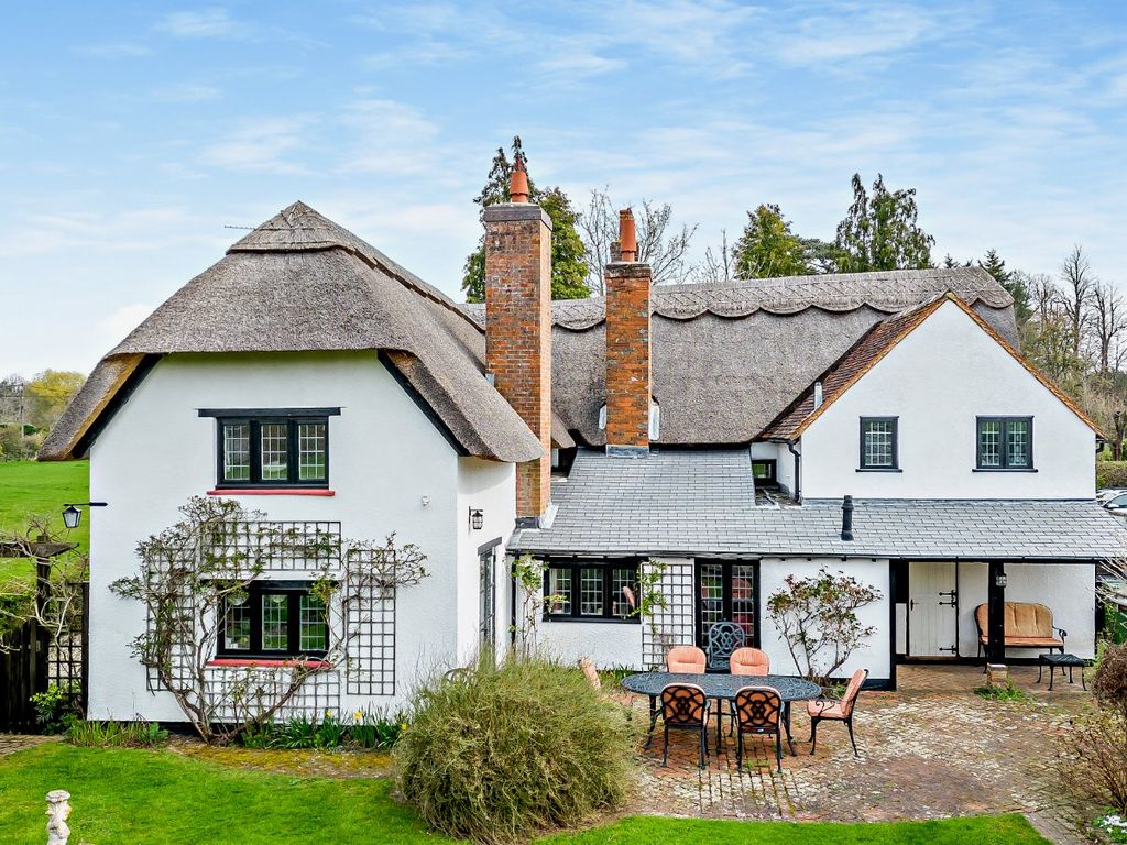 5 bed detached house for sale in Manor Road, Towersey, Thame