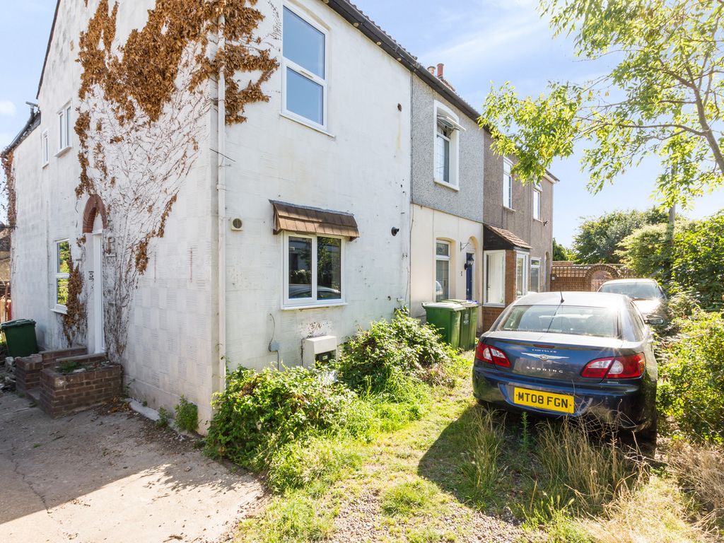 2 bed terraced house for sale in Standard Road, Belvedere DA17, £