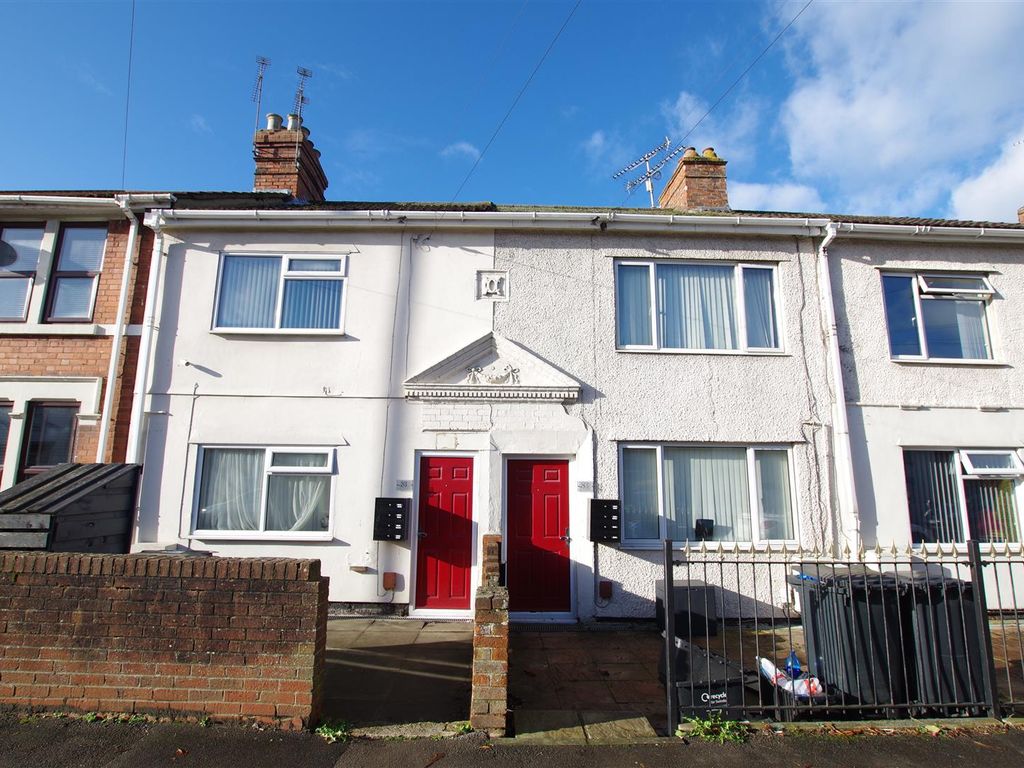 4 bed terraced house for sale in Cheney Manor Road, Rodbourne Cheney