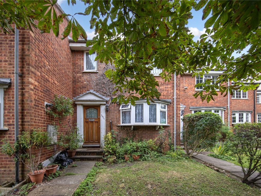 3 bed terraced house for sale in Hitchin Road, Luton, Bedfordshire LU2