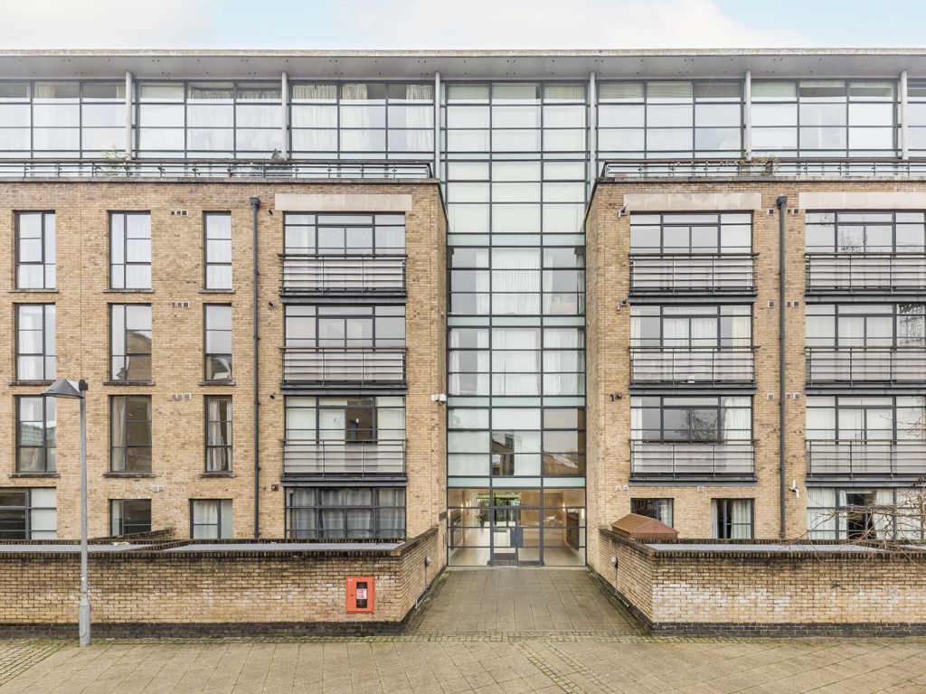 2 bed flat to rent in Point Wharf Lane, Brentford TW8, £2,396 pcm Zoopla