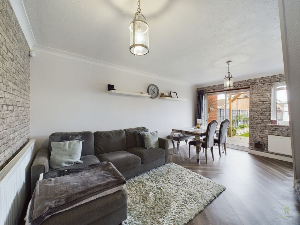 2 bed terraced house for sale in Chatsworth Road, Dartford, Kent DA1, £