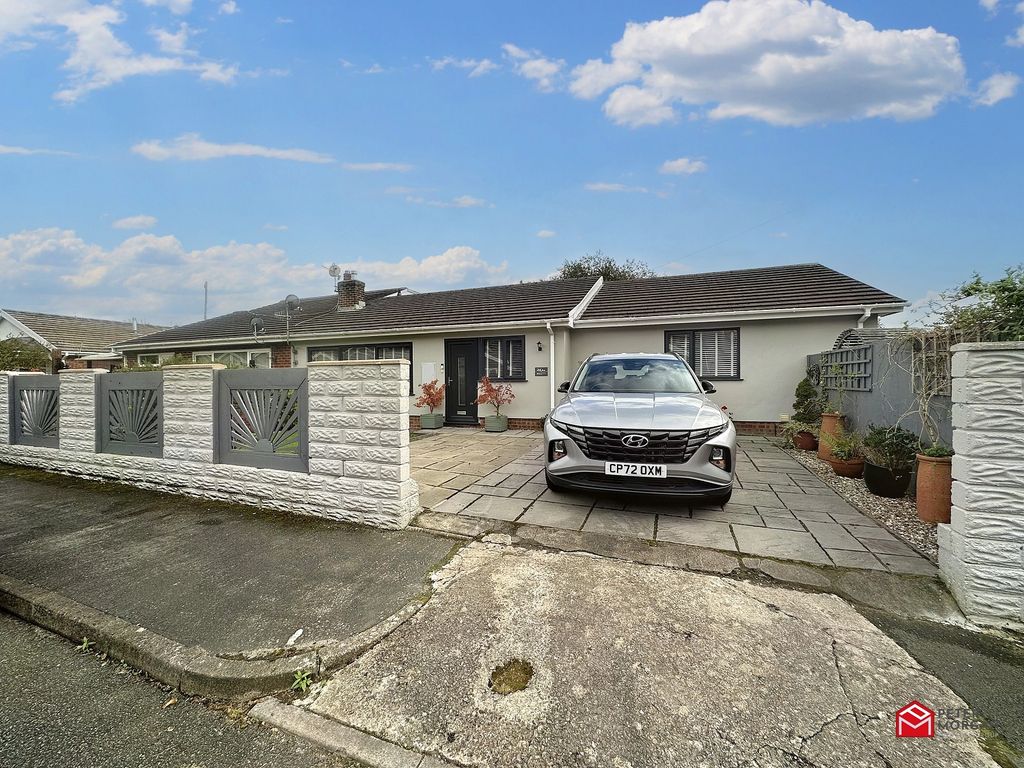 3 bed semidetached bungalow for sale in Waun Daniel, Rhos, Pontardawe