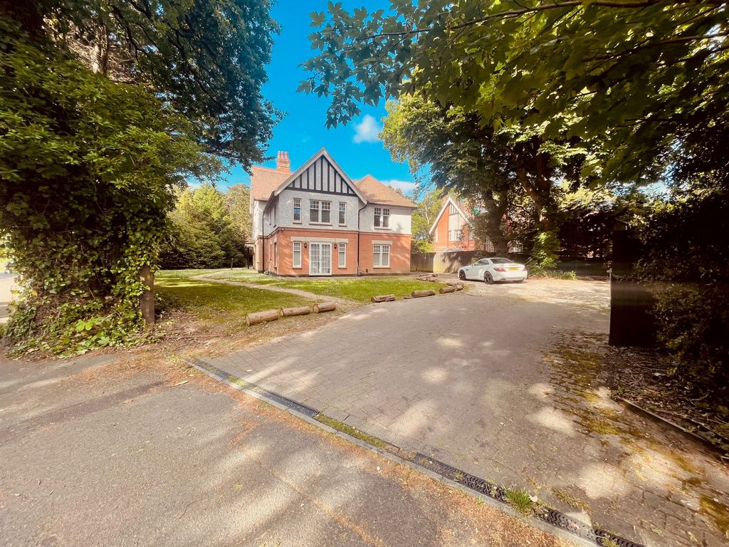 2 bed flat to rent in Talbot Avenue, Winton, Bournemouth BH3 Zoopla