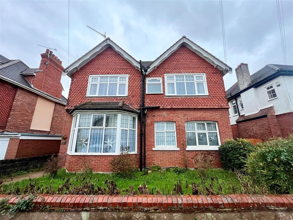 1 bed flat to rent in Collington Avenue, BexhillOnSea TN39, £825 pcm