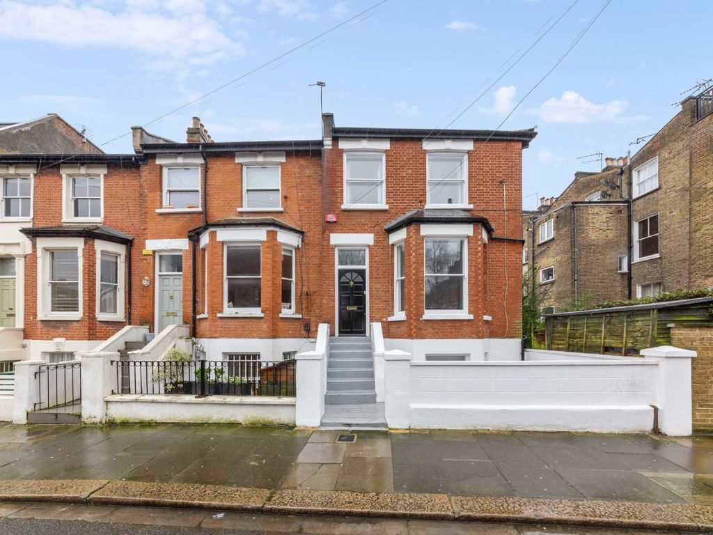 4 bed semidetached house for sale in Thornfield Road, London W12, £