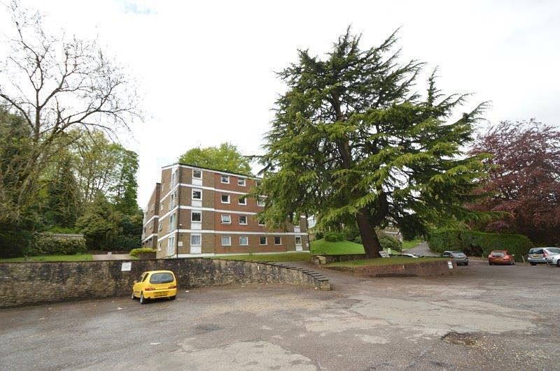 2 bed flat to rent in Cedar Court, Haslemere GU27, £1,195 pcm Zoopla