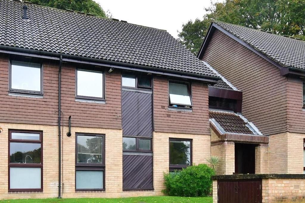 2 bed flat for sale in Hillside Close, Banstead, Surrey SM7 Zoopla