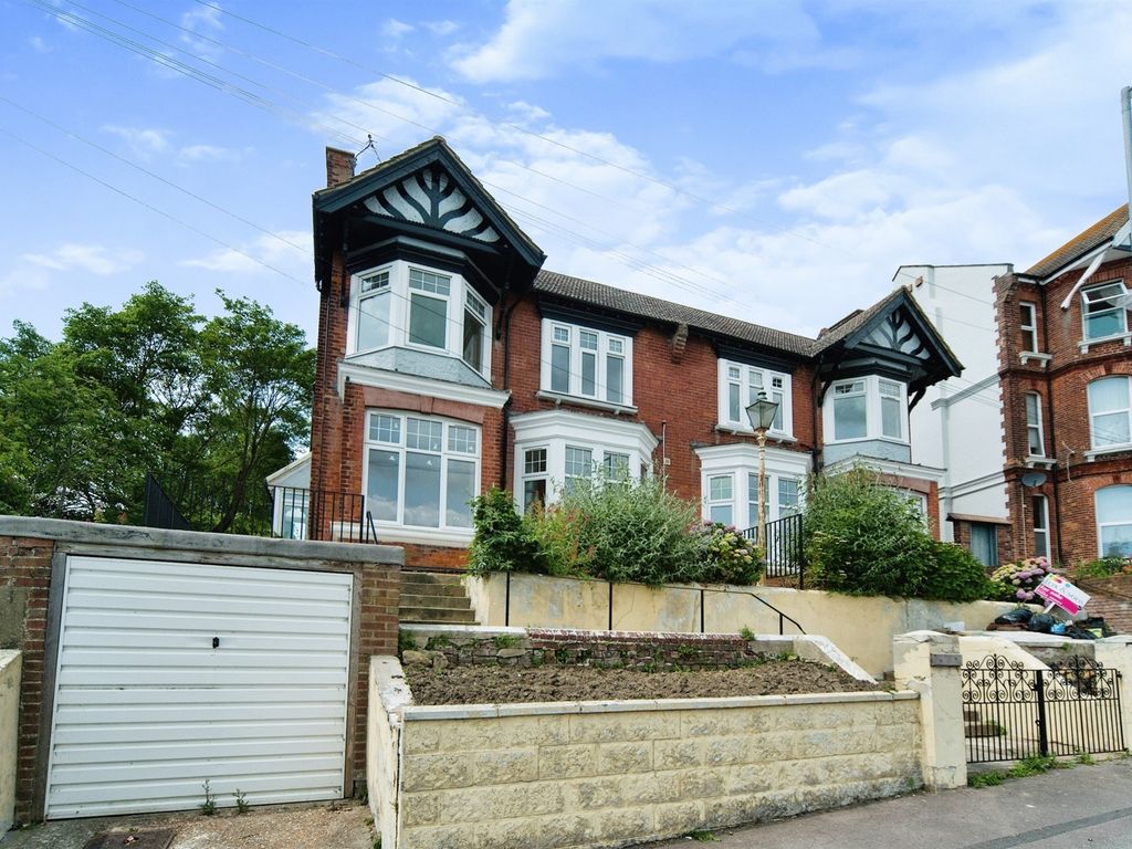 3 bed flat for sale in Linton Road, Hastings TN34, £250,000 Zoopla