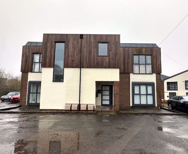 2 bed flat to rent in West View, Pool Side, Horsehay, Telford TF4, £800