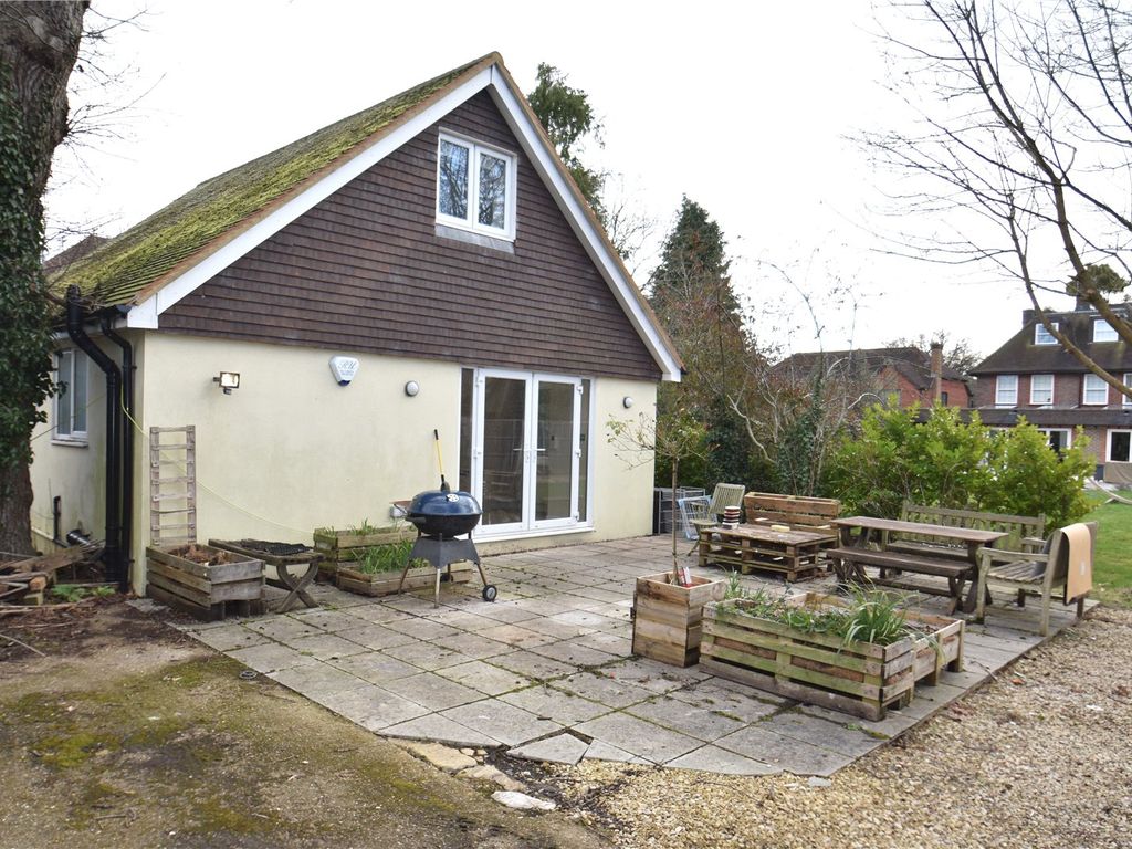 1 bed property to rent in West Common, Gerrards Cross SL9 Zoopla