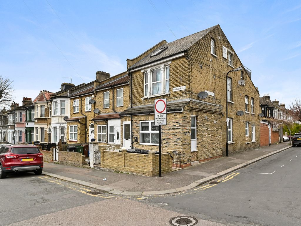 2 bed flat for sale in Raglan Road, London E17 Zoopla