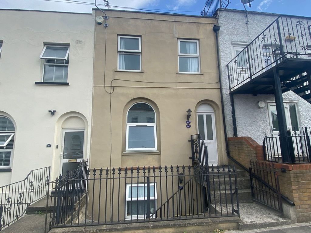 1 bed flat to rent in Peacock Street, Gravesend, Kent DA12 Zoopla