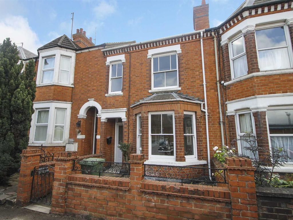 3 bed terraced house to rent in Stratford Road, Wolverton, Milton