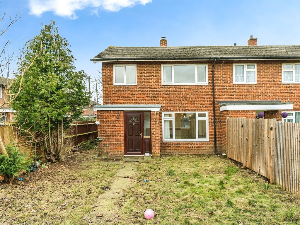 3 bed end terrace house for sale in Morris Close, East Malling, West