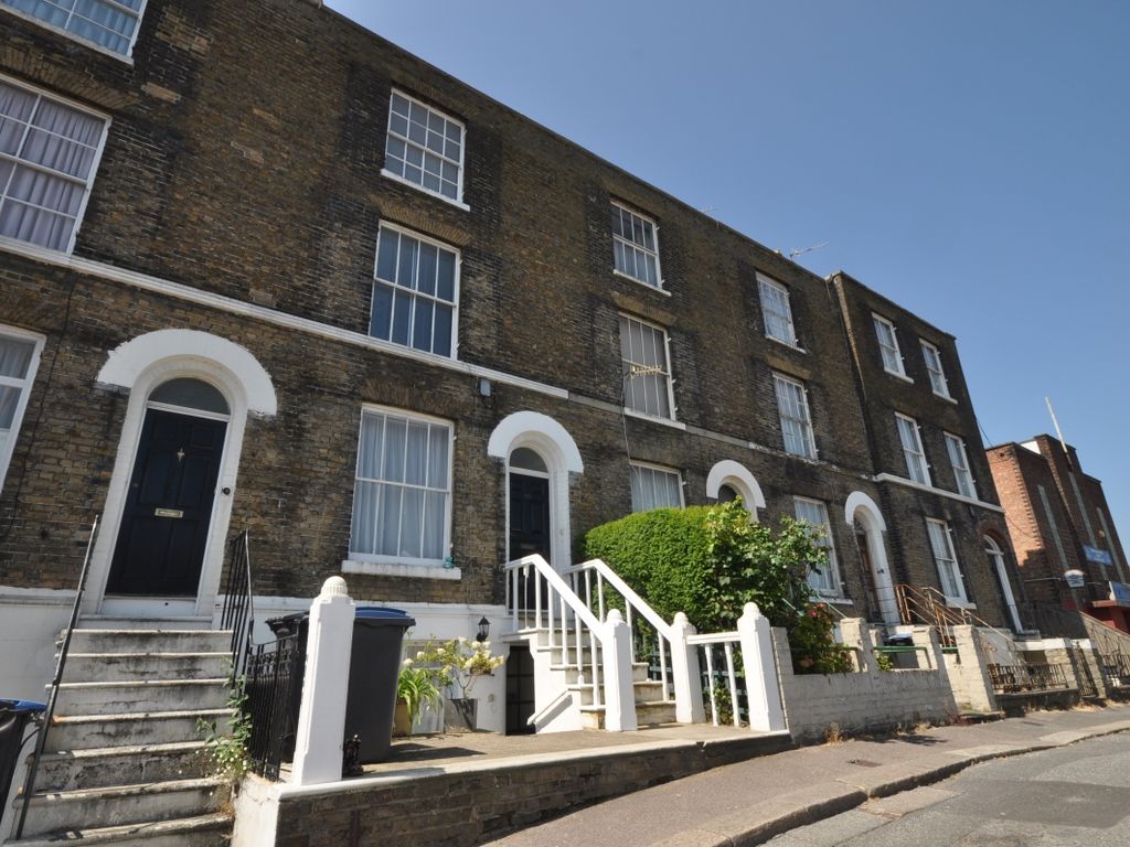 2 bed flat to rent in London Road, Dover CT17 Zoopla