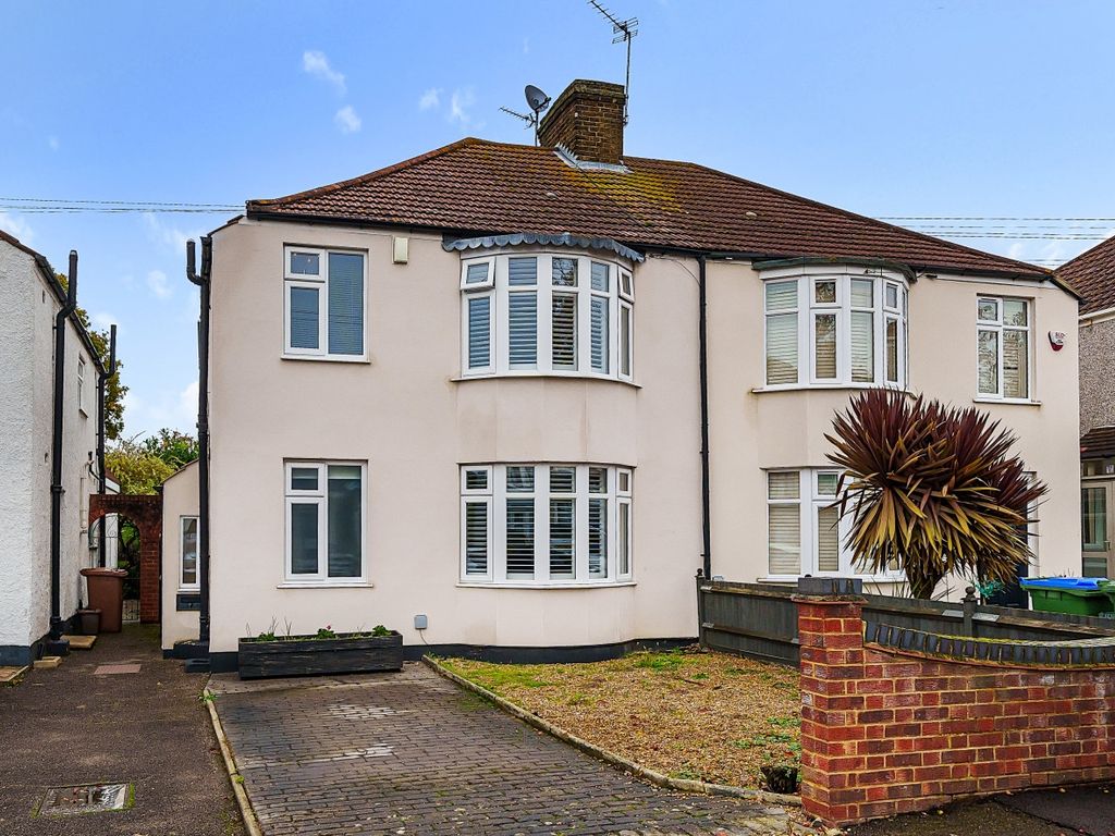 3 bed semidetached house for sale in Exeter Road, Welling DA16, £
