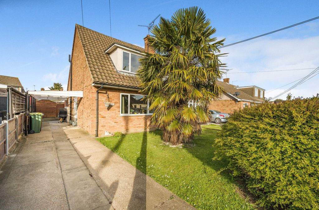 3 bed semidetached house for sale in Parklands, Rochford, Essex SS4