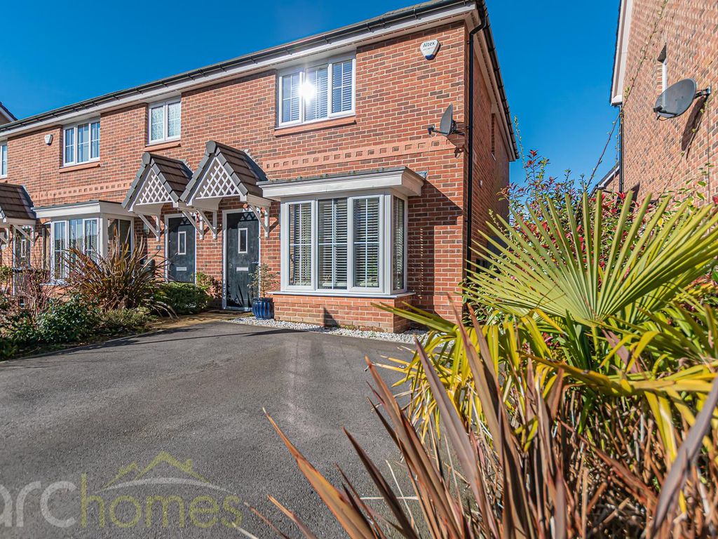 3 bed property for sale in Threadneedle Place, Atherton, Manchester M46