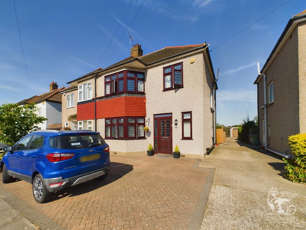 3 bed semidetached house for sale in Carlton Road, Grays RM16 Zoopla